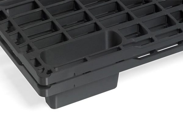Suneriama perforuota plastikinė paletė 1200x800, 4.7 kg